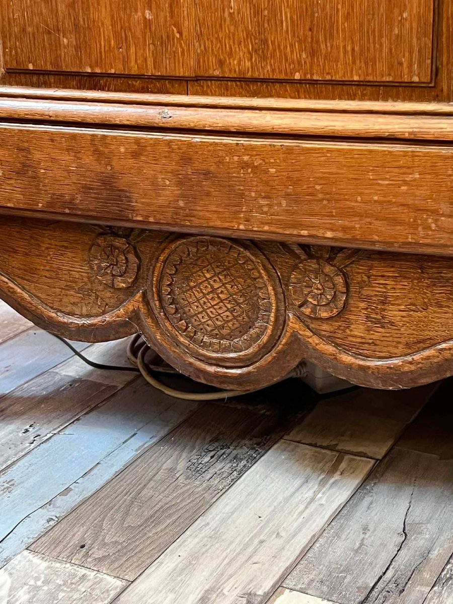 Bonnetière Normande en chêne sculpté du XIXe siècle, ouvrant à une porte, Hauteur 213 cm-photo-2