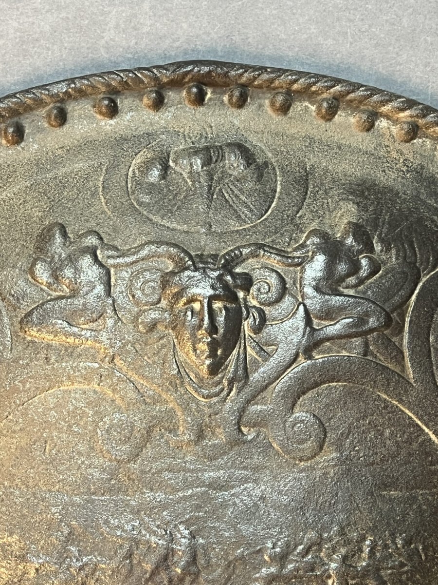 Decorative Parry Shield Inspired By An Iconic Historical Model From The Reign Of King Henry Ii-photo-2