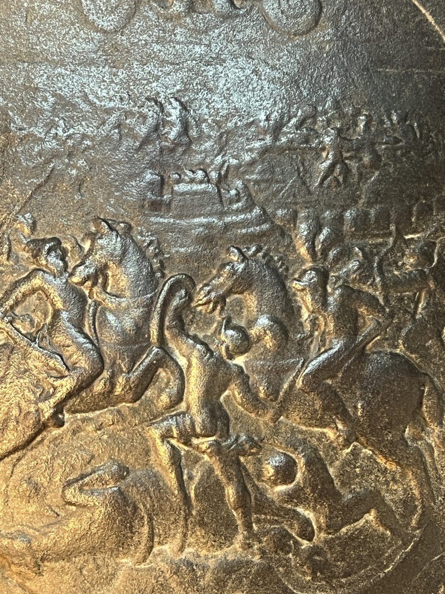 Decorative Parry Shield Inspired By An Iconic Historical Model From The Reign Of King Henry Ii-photo-3
