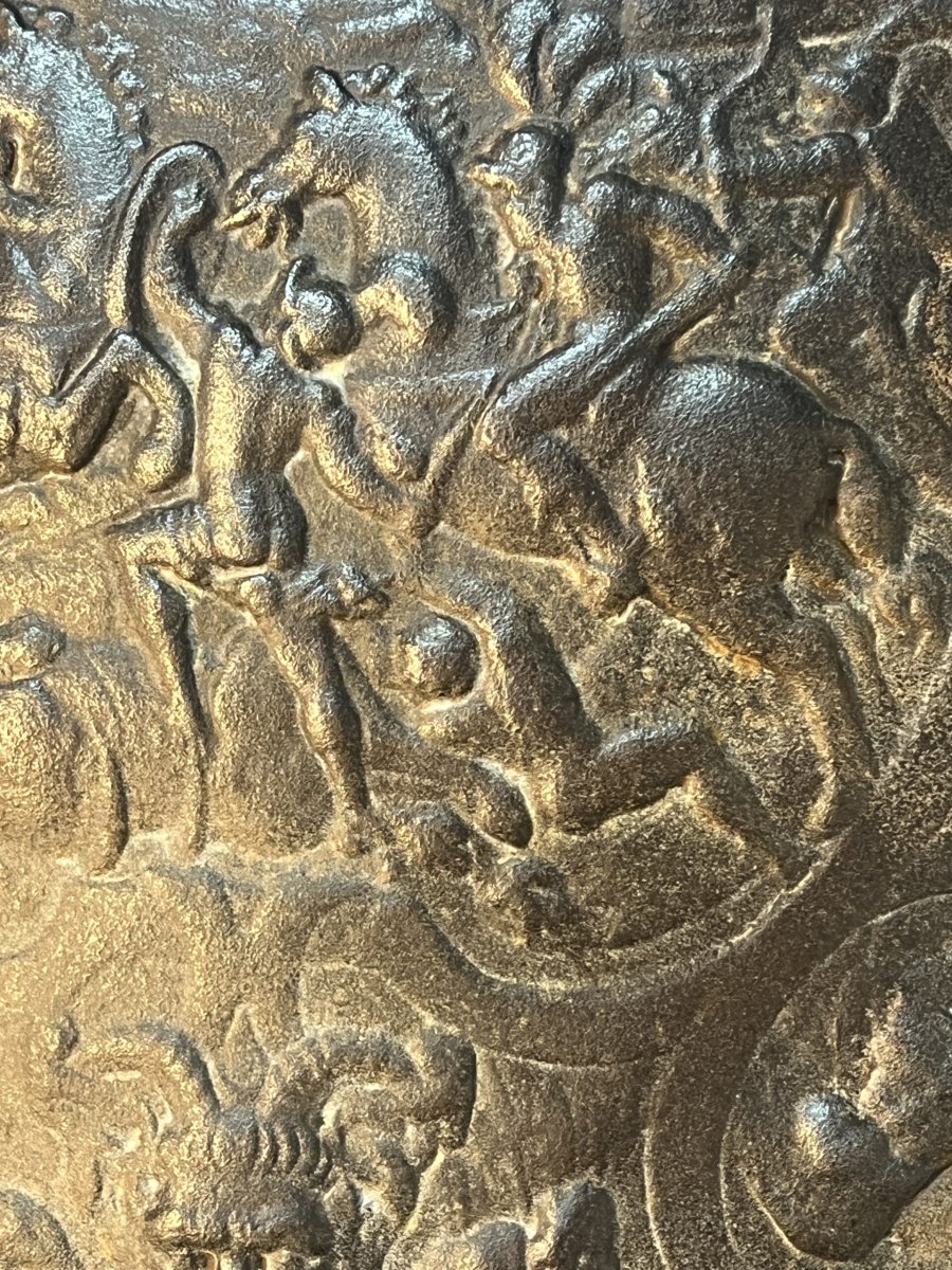 Decorative Parry Shield Inspired By An Iconic Historical Model From The Reign Of King Henry Ii-photo-2