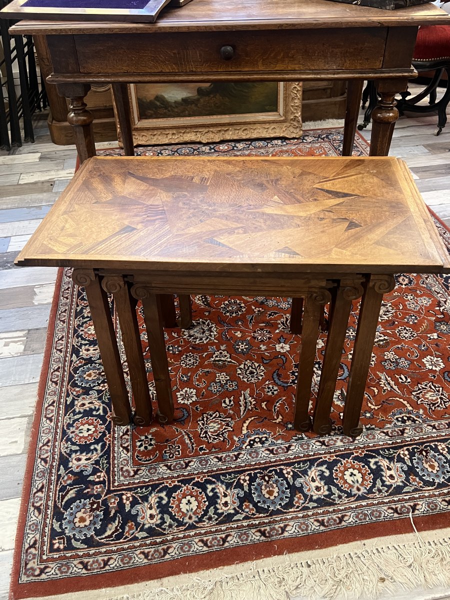 Série de tables Gigogne en bois de placage et marqueterie géométrique d'Emile GALLE vers 1900-photo-2