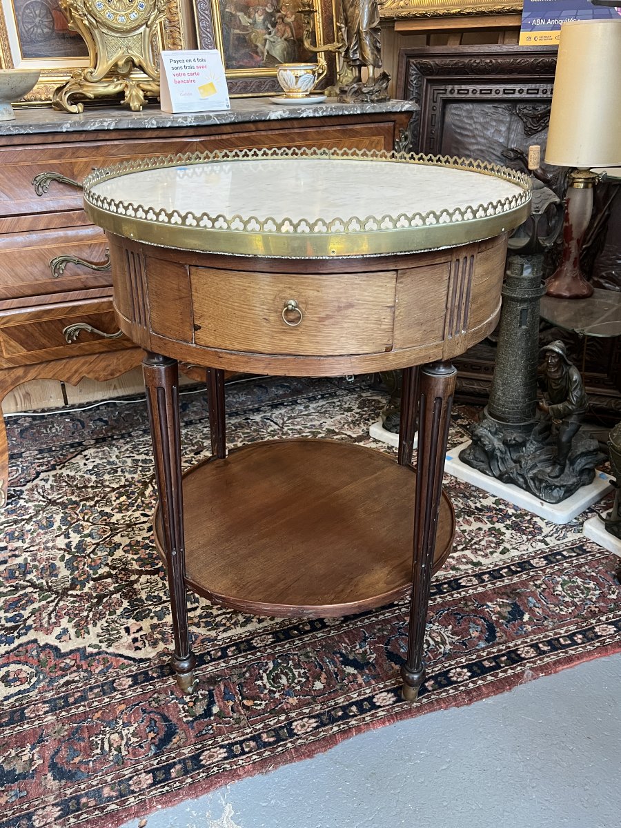 table bouillotte Louis XVI en acajou massif et placage, dessus marbre blanc, époque XVIIIe 