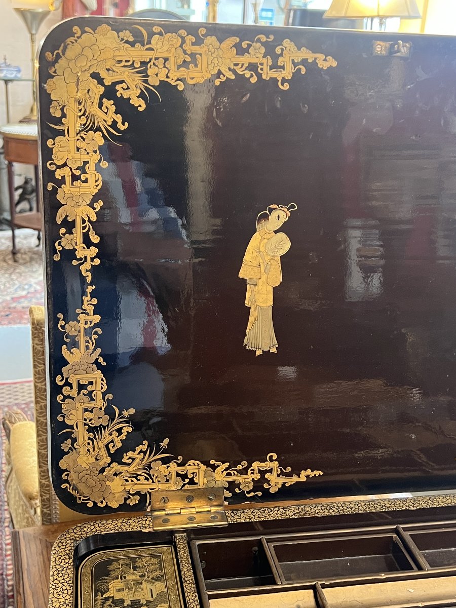 travailleuse de salon à poser en bois laqué et noirci.Époque Napoléon III, fin du XIXe siècle.-photo-2