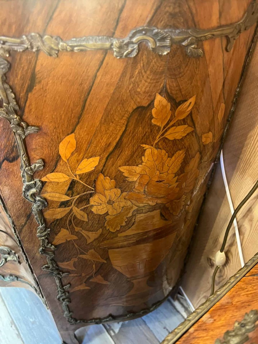 Petite commode de style Transition, façade en arbalete, placage bois de rose, fin XIXe siècle-photo-4