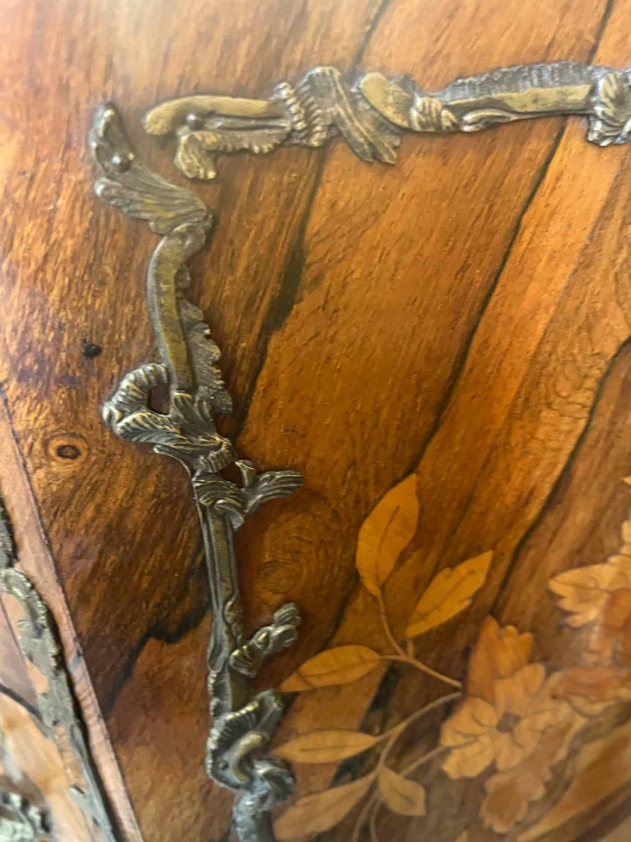Petite commode de style Transition, façade en arbalete, placage bois de rose, fin XIXe siècle-photo-1