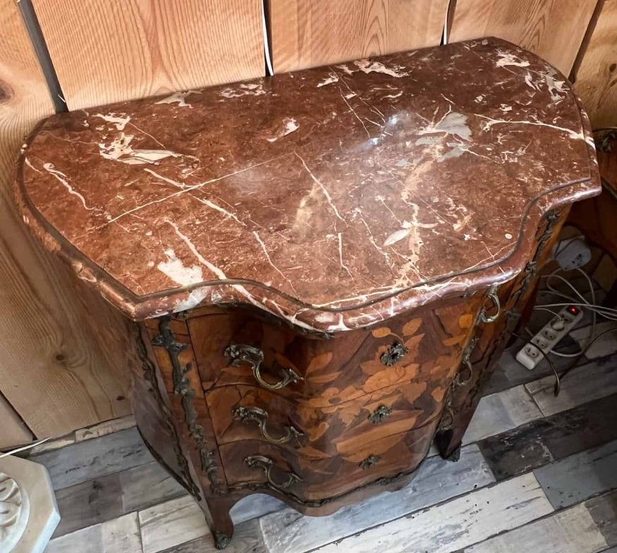 Petite commode de style Transition, façade en arbalete, placage bois de rose, fin XIXe siècle-photo-6