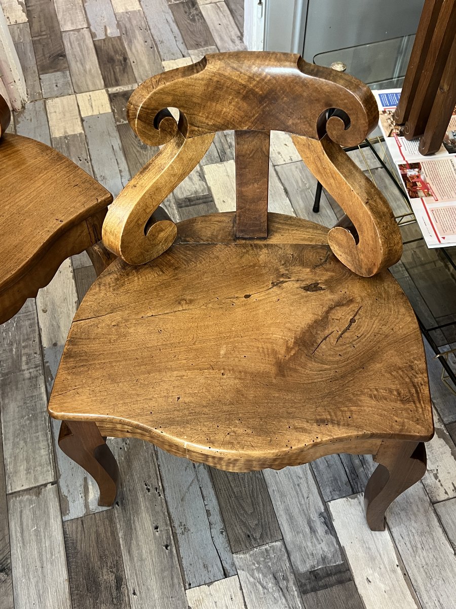 Paire de chaises tripodes en noyer massif, dossier gondole, époque XIXe siècle, lourd de qualié-photo-4