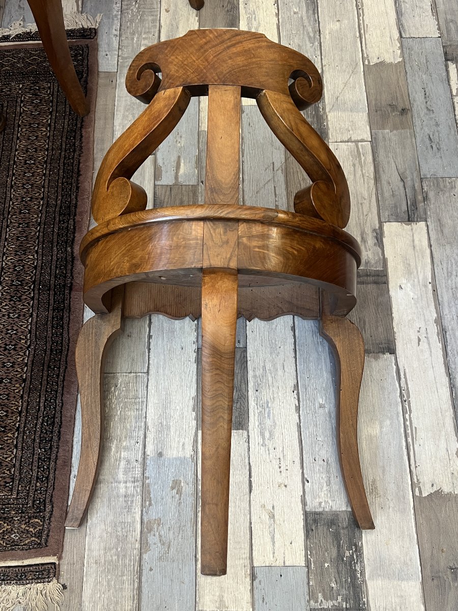 Paire de chaises tripodes en noyer massif, dossier gondole, époque XIXe siècle, lourd de qualié-photo-7