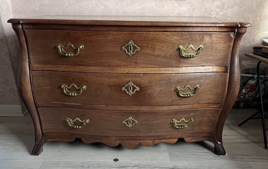 Commode de port Malouine en acajou massif d'époque du XVIIIème siècle