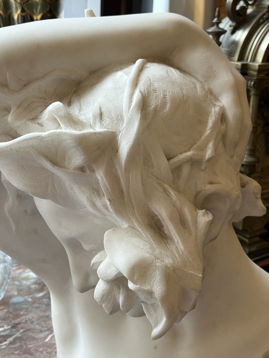 Buste de jeune femme en marbre art Nouveau École européenne, circa 1900. Hauteur 44 x L 37 cm -photo-6