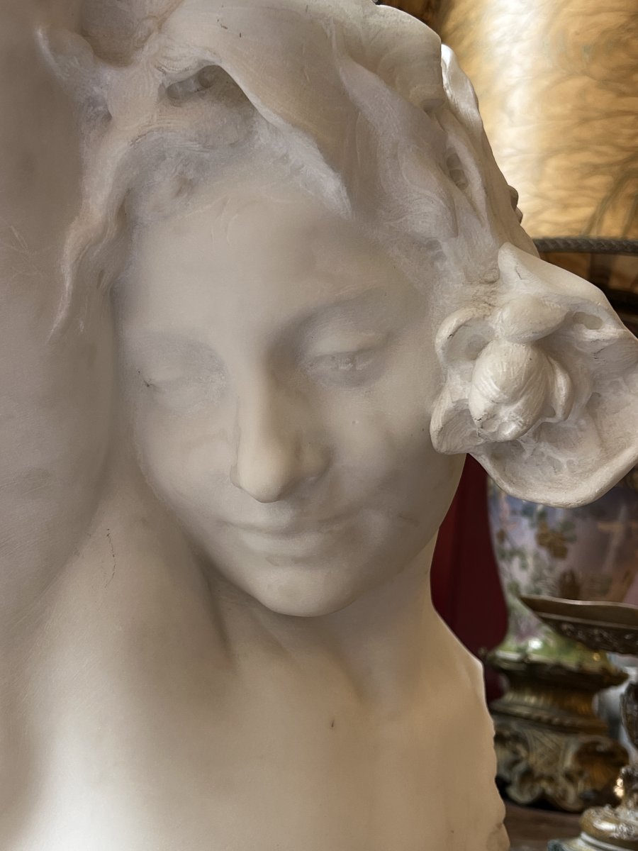 Buste de jeune femme en marbre art Nouveau École européenne, circa 1900. Hauteur 44 x L 37 cm -photo-8
