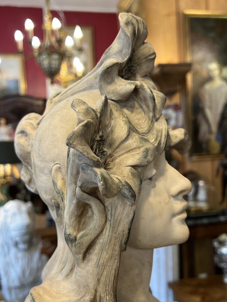 Marcel Debut, Buste en terre cuite d'une jeune femme aux fleurs, Époque Art Nouveau-photo-1