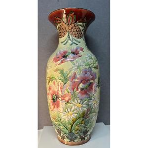 Grand vase en porcelaine de Longchamp, terre de fer, à décor émaillé floral, hauteur 73 cm