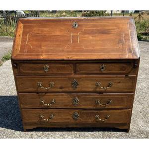 Commode Scriban, Chef-d’œuvre de marqueterie en merisier massif, Fin XVIIIe, début XIXe siècle