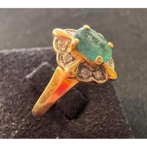 18-karat Yellow Gold Marguerite Ring. Emerald And Diamonds, Size 54, Gross Weight 2.6 Grs