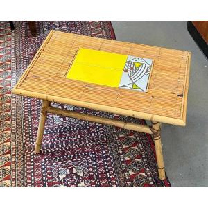 Table basse en rotin de Audoux-Minnet et céramique de Roger Capron