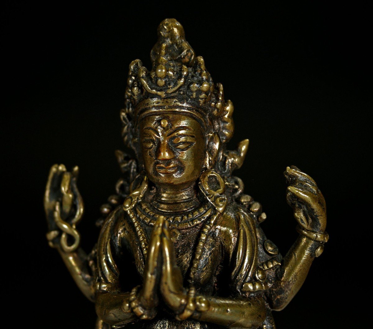 Avalokiteshvara à Quatre Bras En Bronze Antique Bodhisattva De La Compassion. Népal Ou Tibet.-photo-1