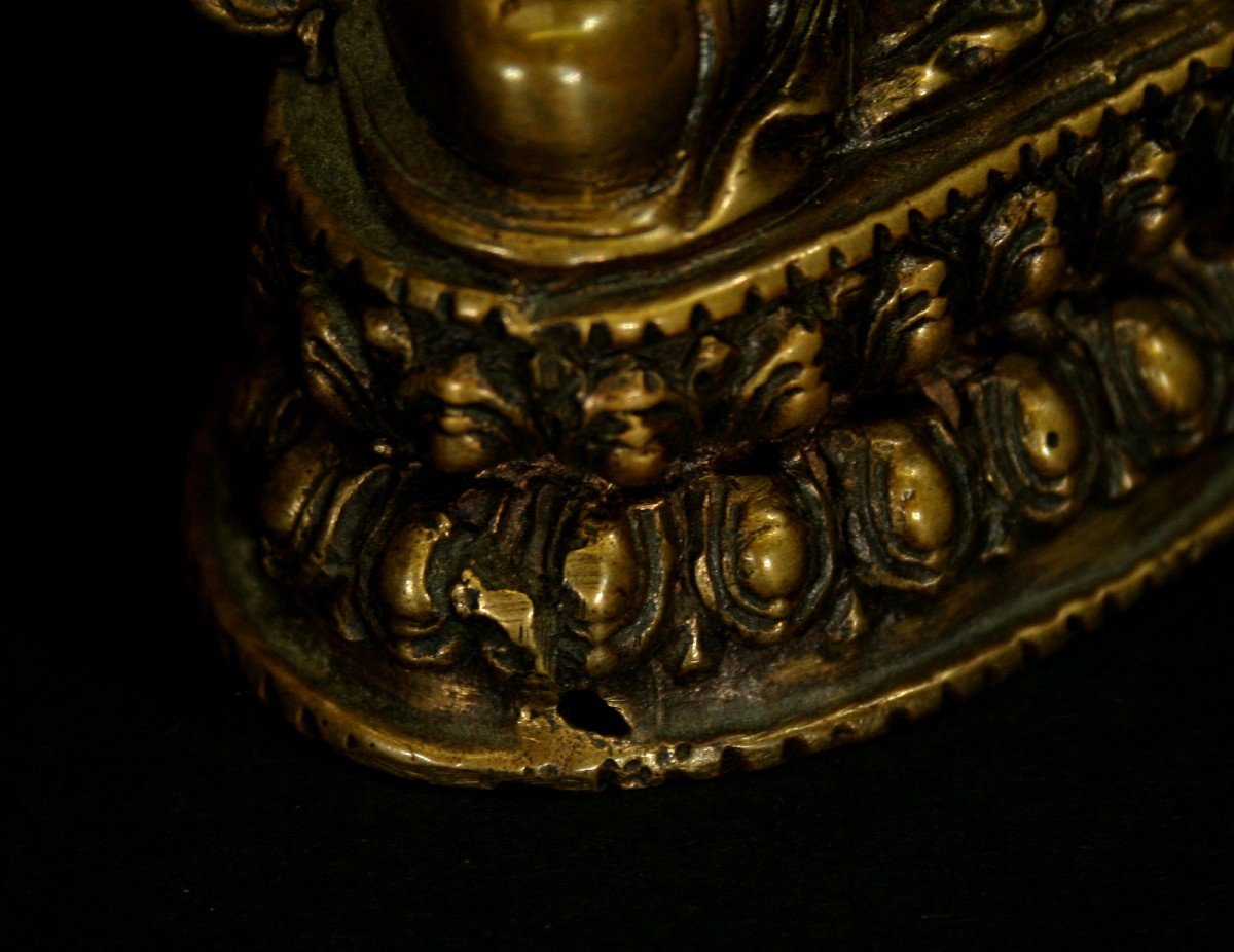 Avalokiteshvara à Quatre Bras En Bronze Antique Bodhisattva De La Compassion. Népal Ou Tibet.-photo-3