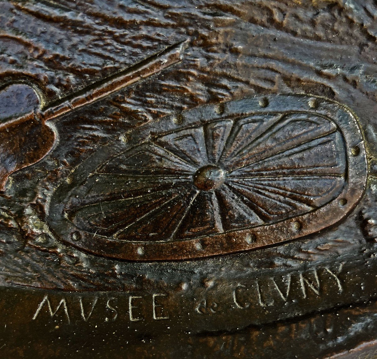 Chevalier En Armure à Cheval Grande Plaque En Bronze Musée De Cluny-photo-1