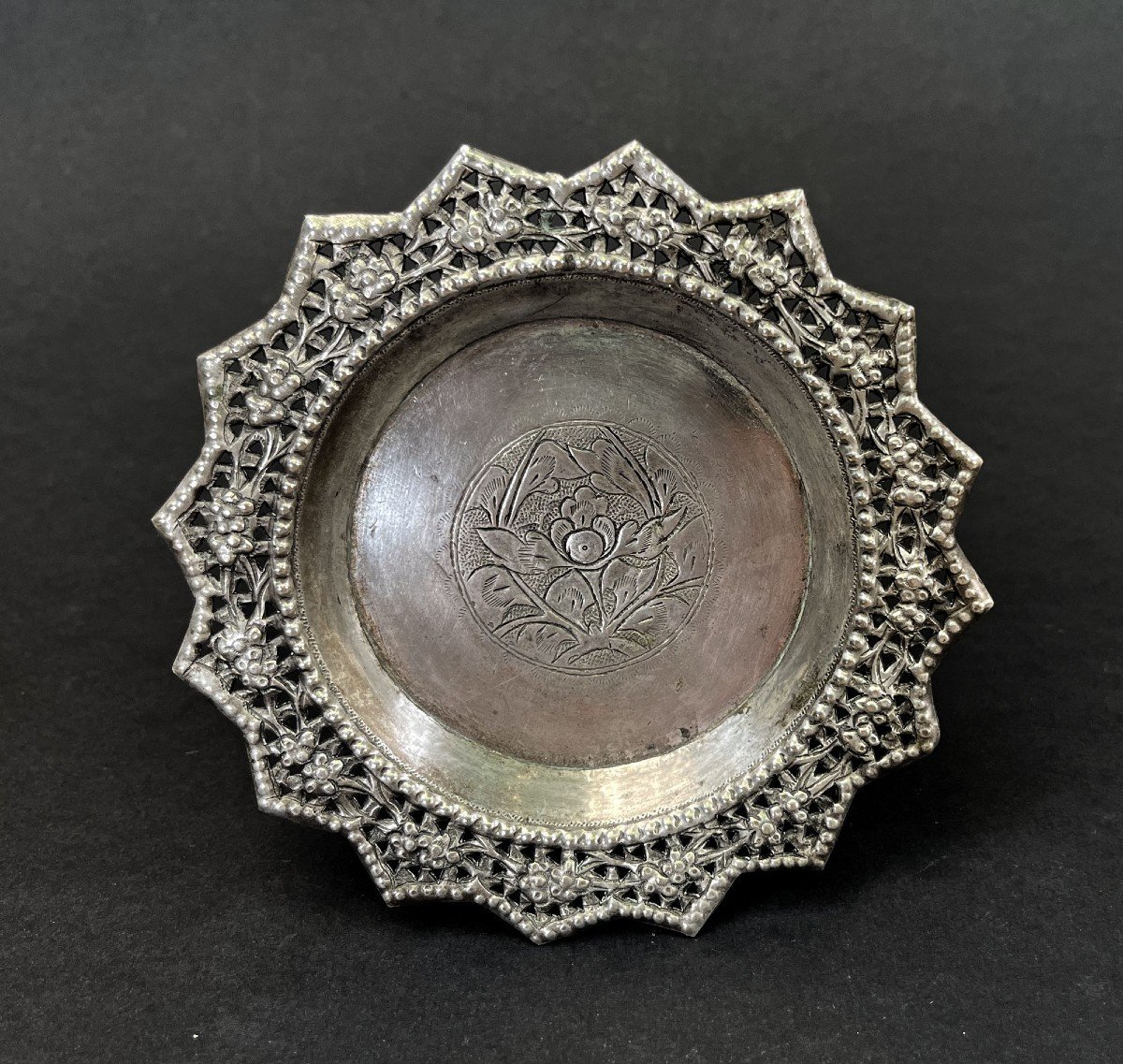 Ancien Plat d'Offrande Bouddhiste Thaïlandais En Argent Massif-photo-2