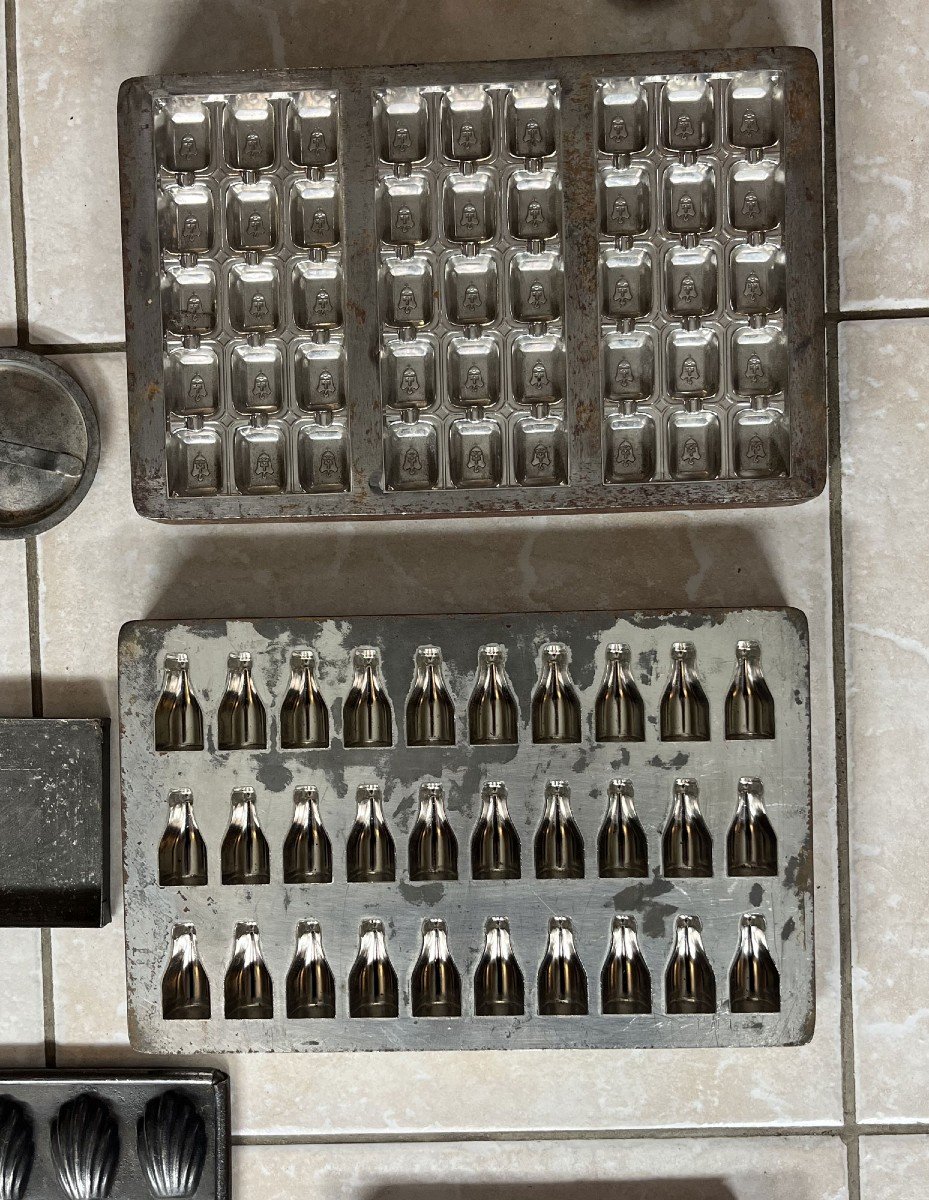 Lot 50  Moule Ancien Interior Design Restaurant Kitchen  Chocolat Gateau Biscuit Patisserie-photo-8