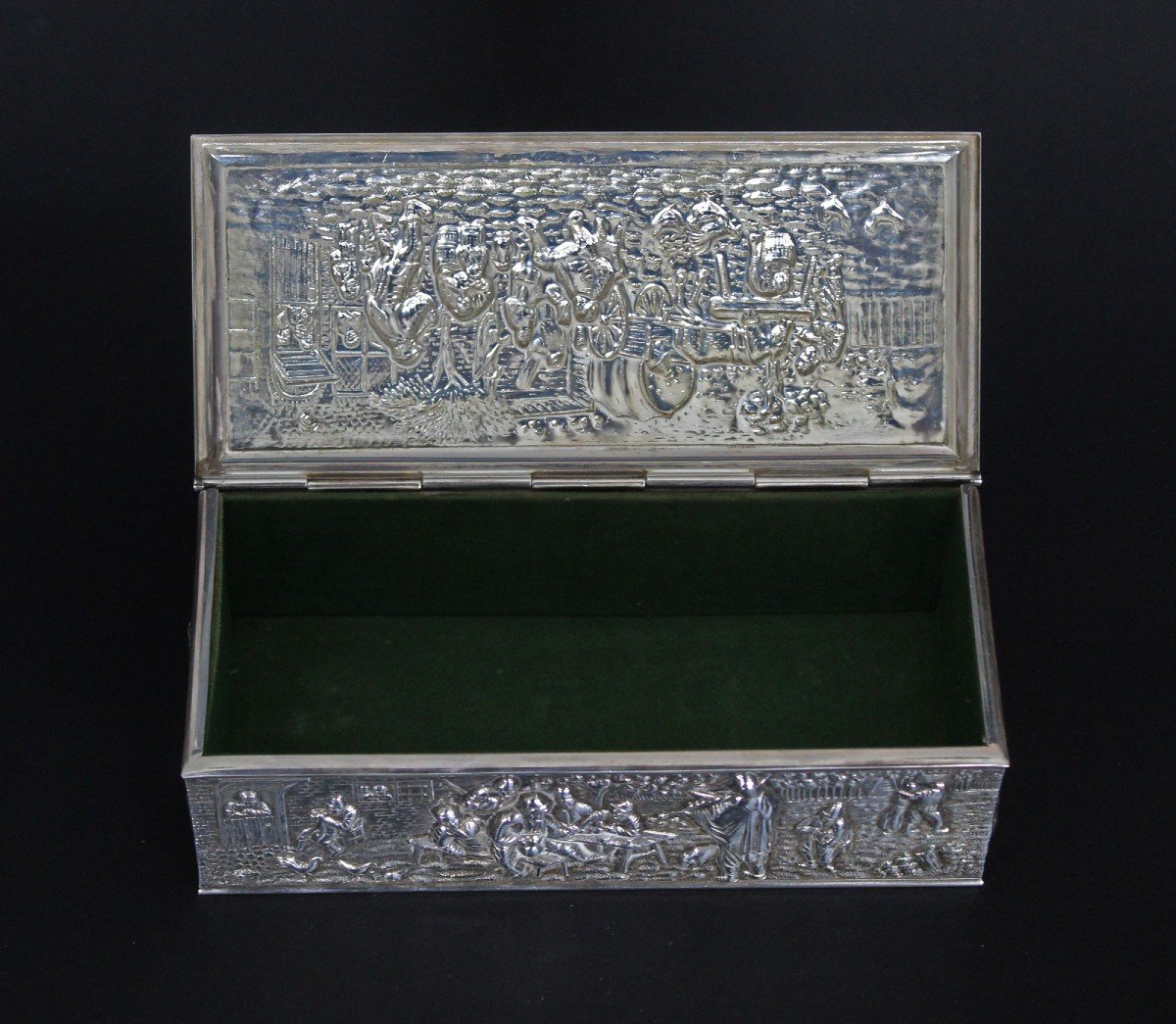 An Antique Dutch Solid Silver Cigar Box Decorated With Farm Workers Drinking-photo-4