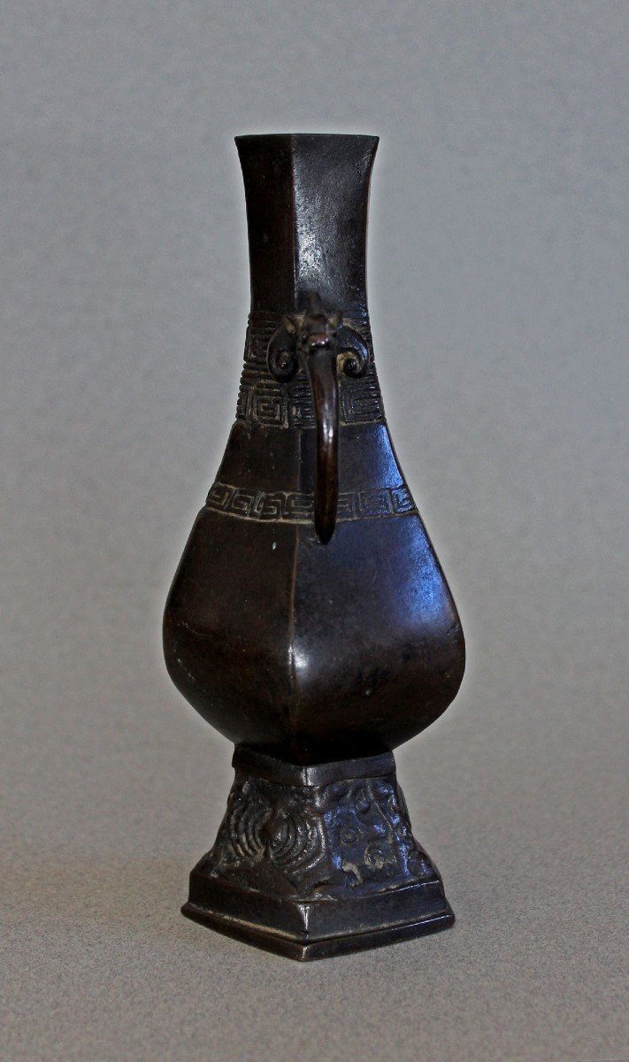 élégant Vase Chinois Antique En Bronze Forme Hexagonale Rare Dynastie Yuan Ming-photo-4
