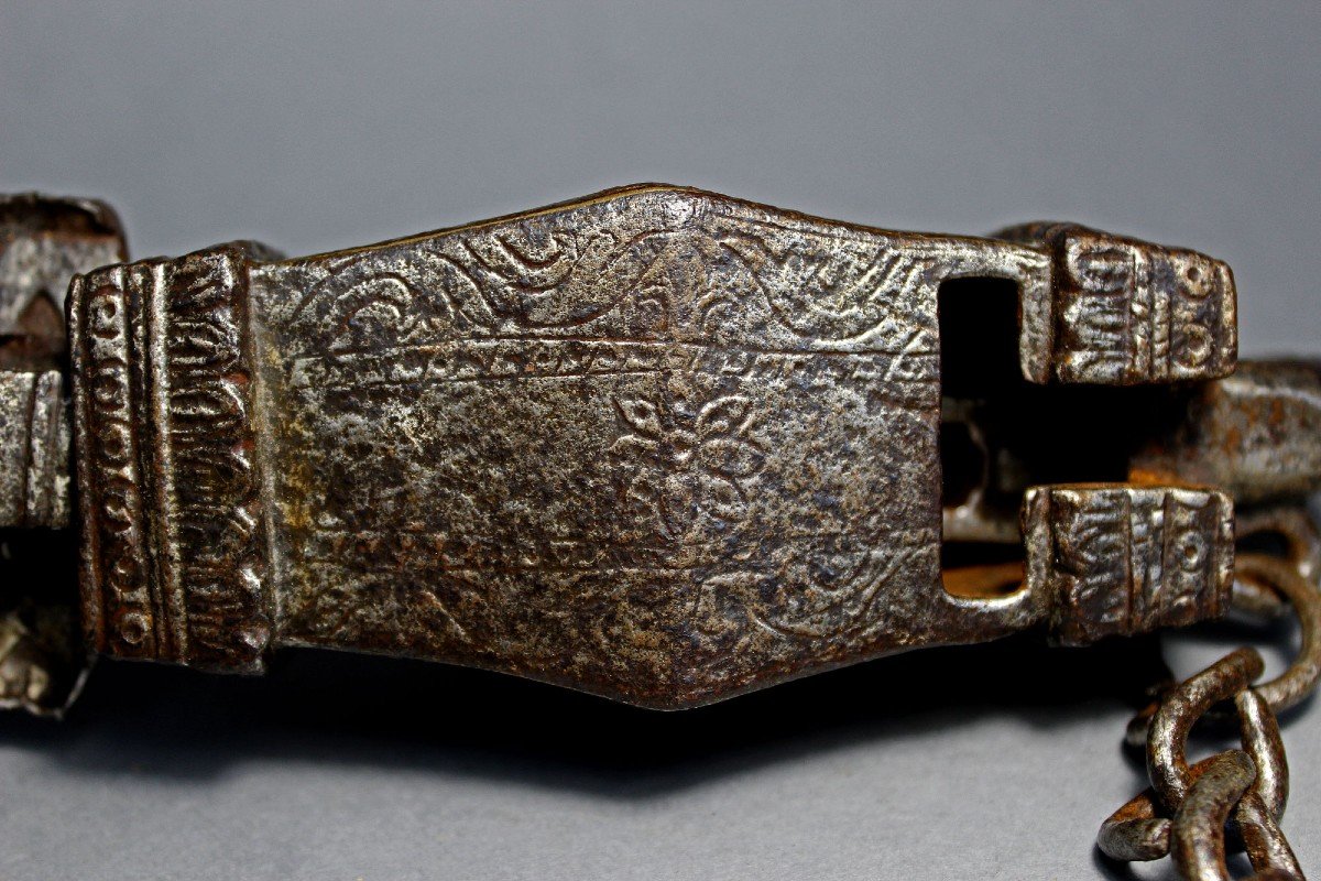 Important Large Padlock From Tibetan Or Nepalese Buddhist Temple Antique Lock-photo-1
