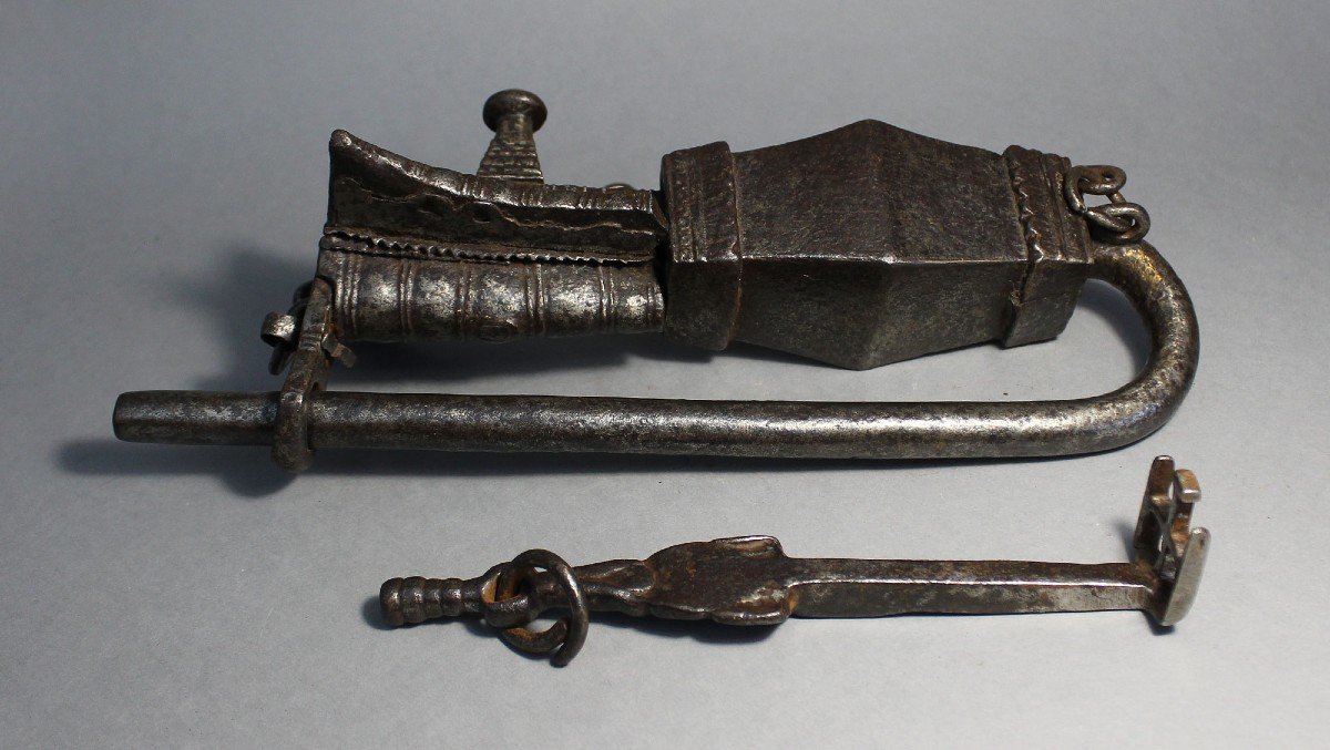 Important Large Padlock From Tibetan Or Nepalese Buddhist Temple Antique Lock
