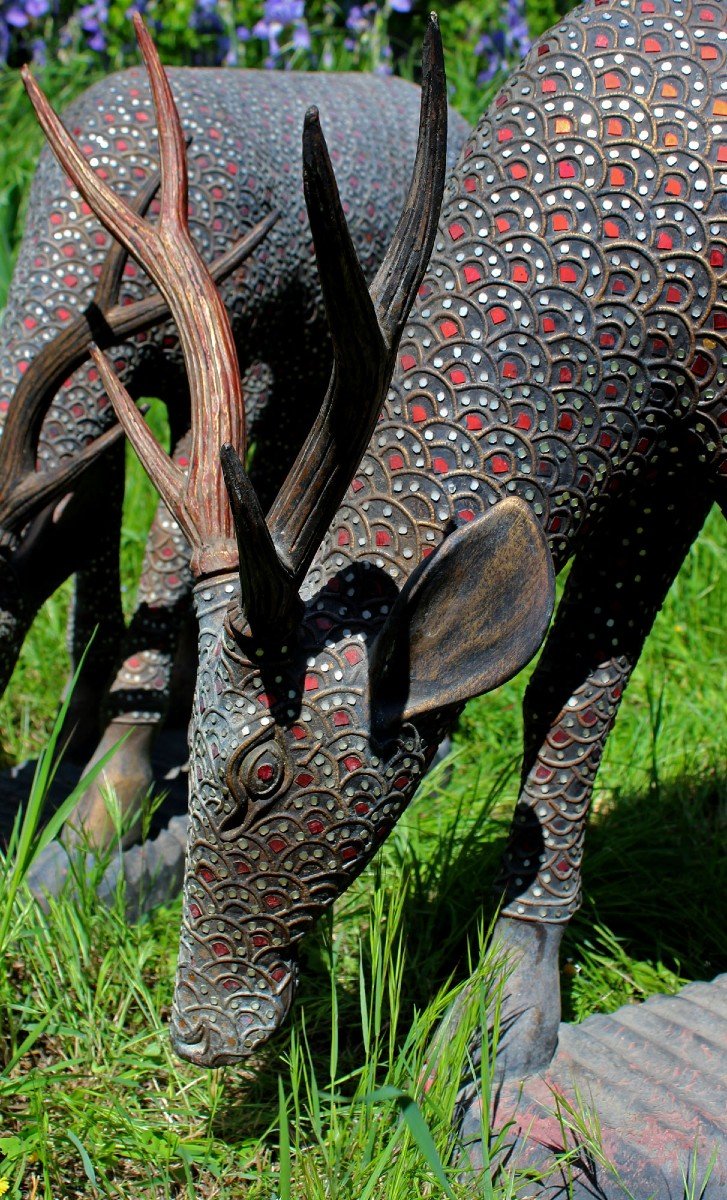 Une Grande Paire De Cerfs Anciens En Bois Sculpté Thaïlande. Design d'Intérieur -photo-2
