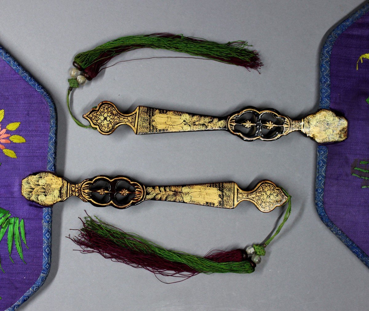 Paire d'éventails Chinois Anciens Soie Brodée Laque Peinte-photo-4