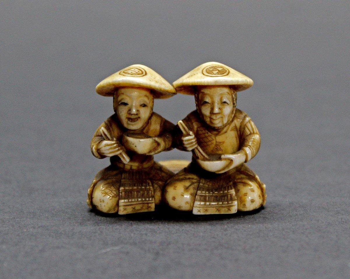 Antique Japanese Ivory Netsuke Signed Tomochika Rare Subject Rice Eaters 