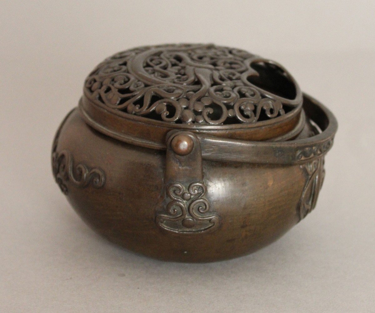 Antique Chinese Bronze Hand Warmer Ming Dynasty Chenghua Mark-photo-2
