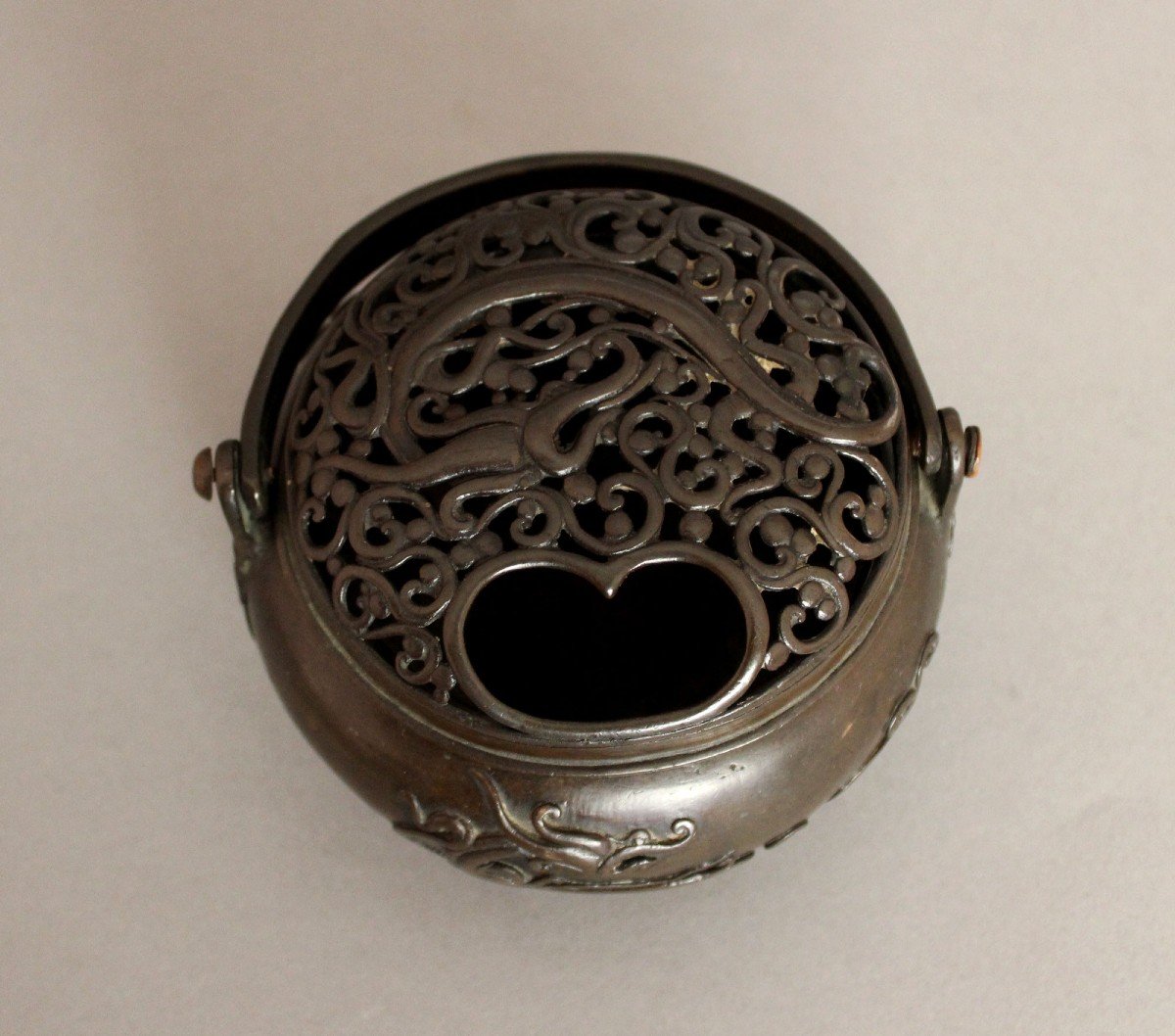 Antique Chinese Bronze Hand Warmer Ming Dynasty Chenghua Mark-photo-3