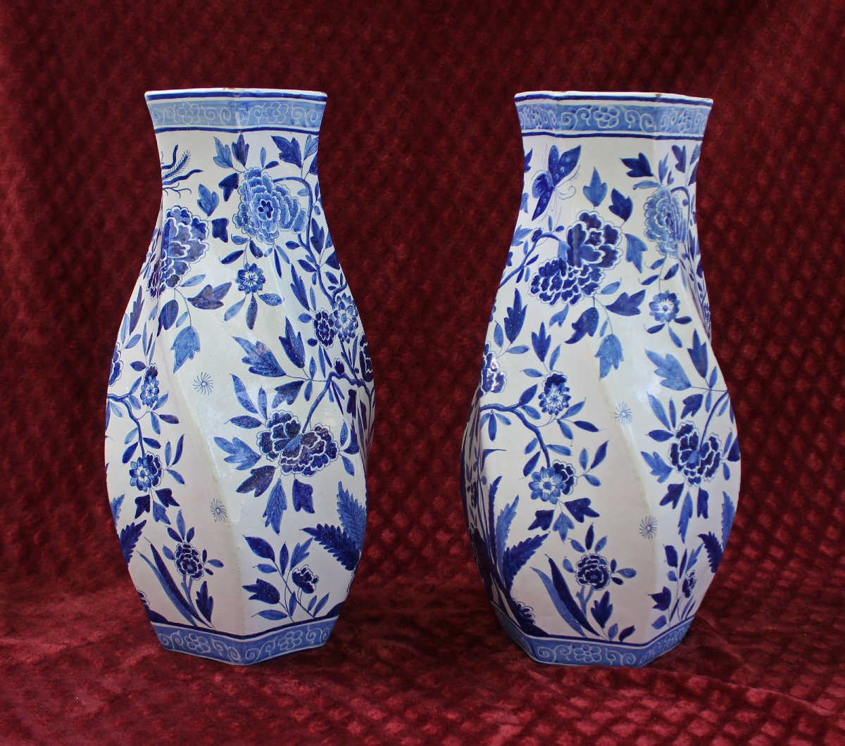 Grande Paire De Vases Décoratifs Anciens En Faïence De Delft  Grande Paire De Vases Décoratifs -photo-1