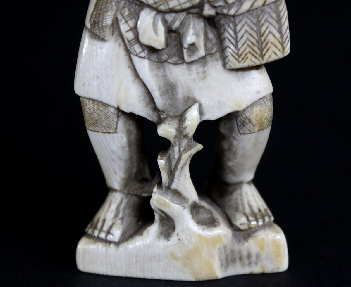 Antique Japanese Ivory Okimono, Man With Squirrel, Meiji Period, Circa 1890-1900-photo-2