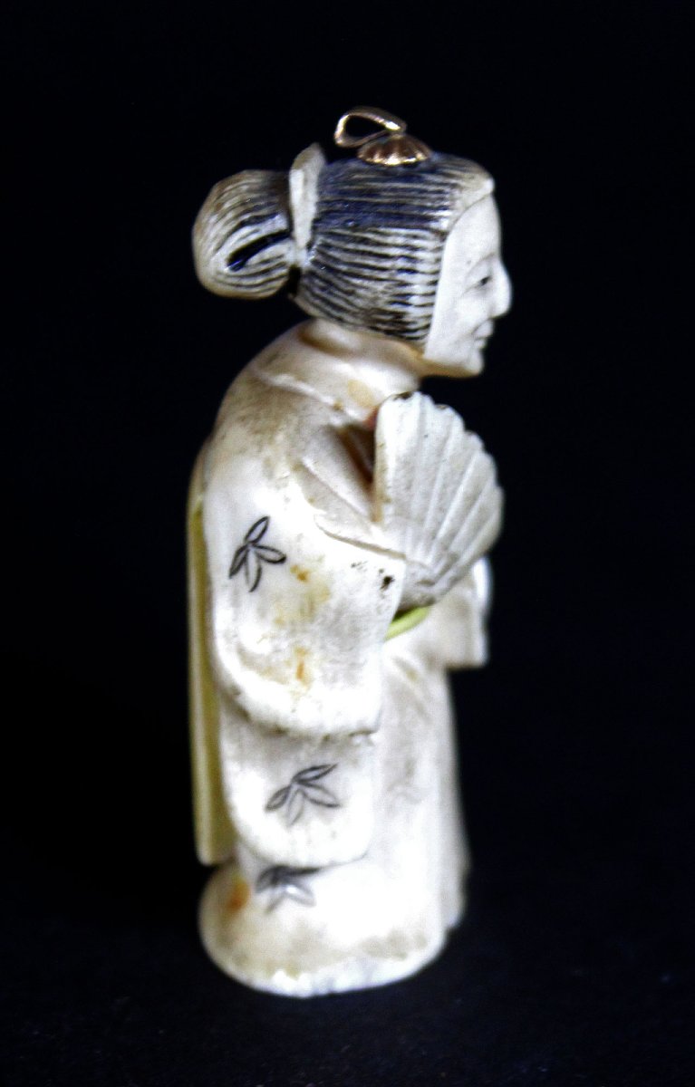Pendentif Japonais Ancien En Ivoire, Netsuke, Geisha, Signé, Période Taisho-photo-4