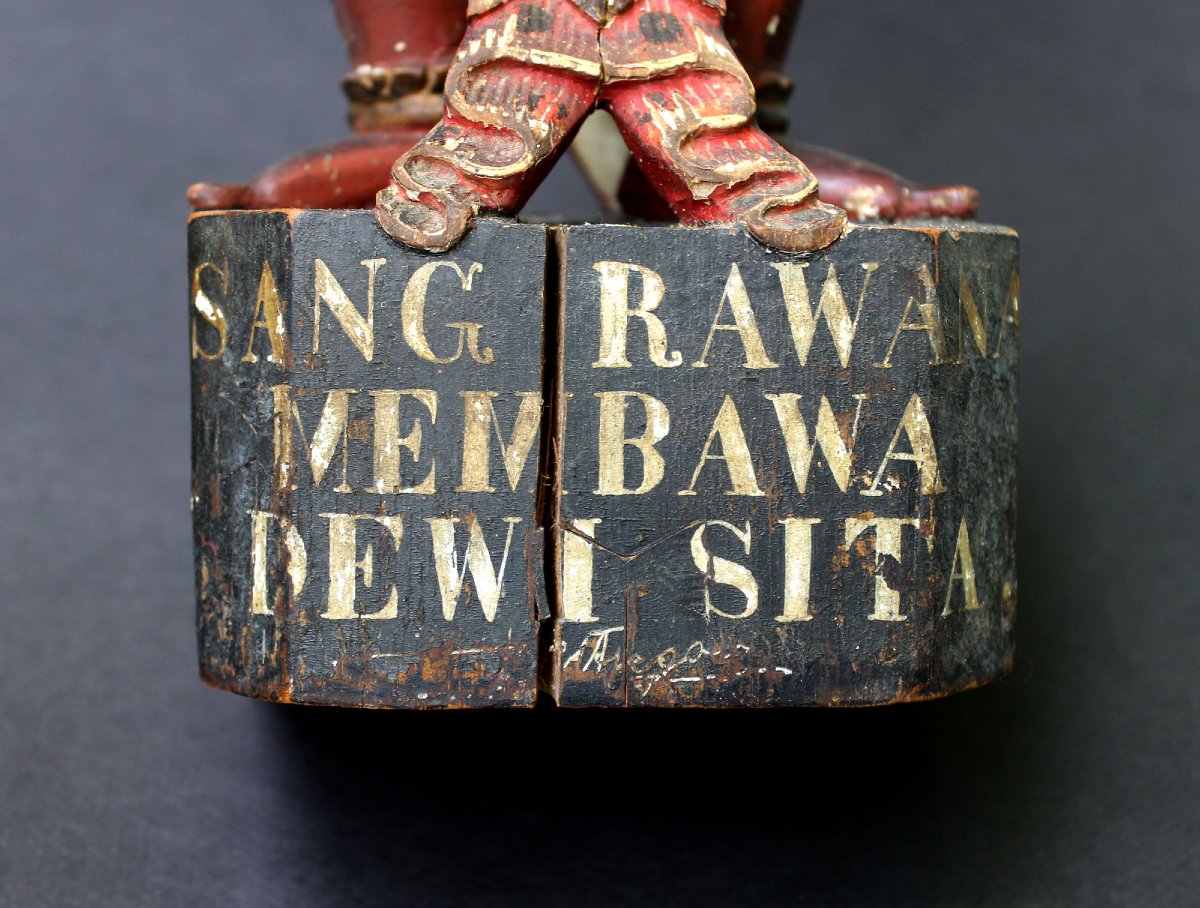 Rare Antique Balinese Wood Carving Ramayana Signed Ravana Kidnaps Sita Bali-photo-1