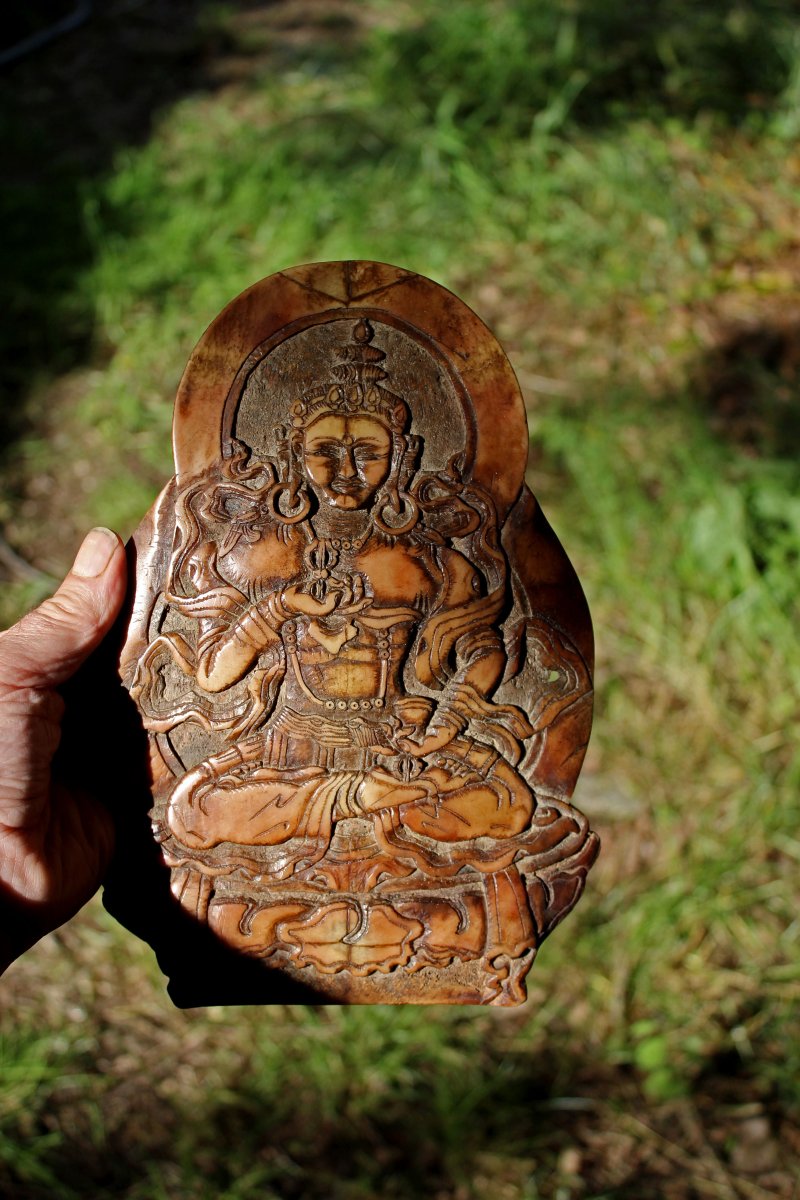 Antique Tibetan Buddhist Bone Carved Plaque Bodhisattva Vajrasattva, 17th Century.-photo-2