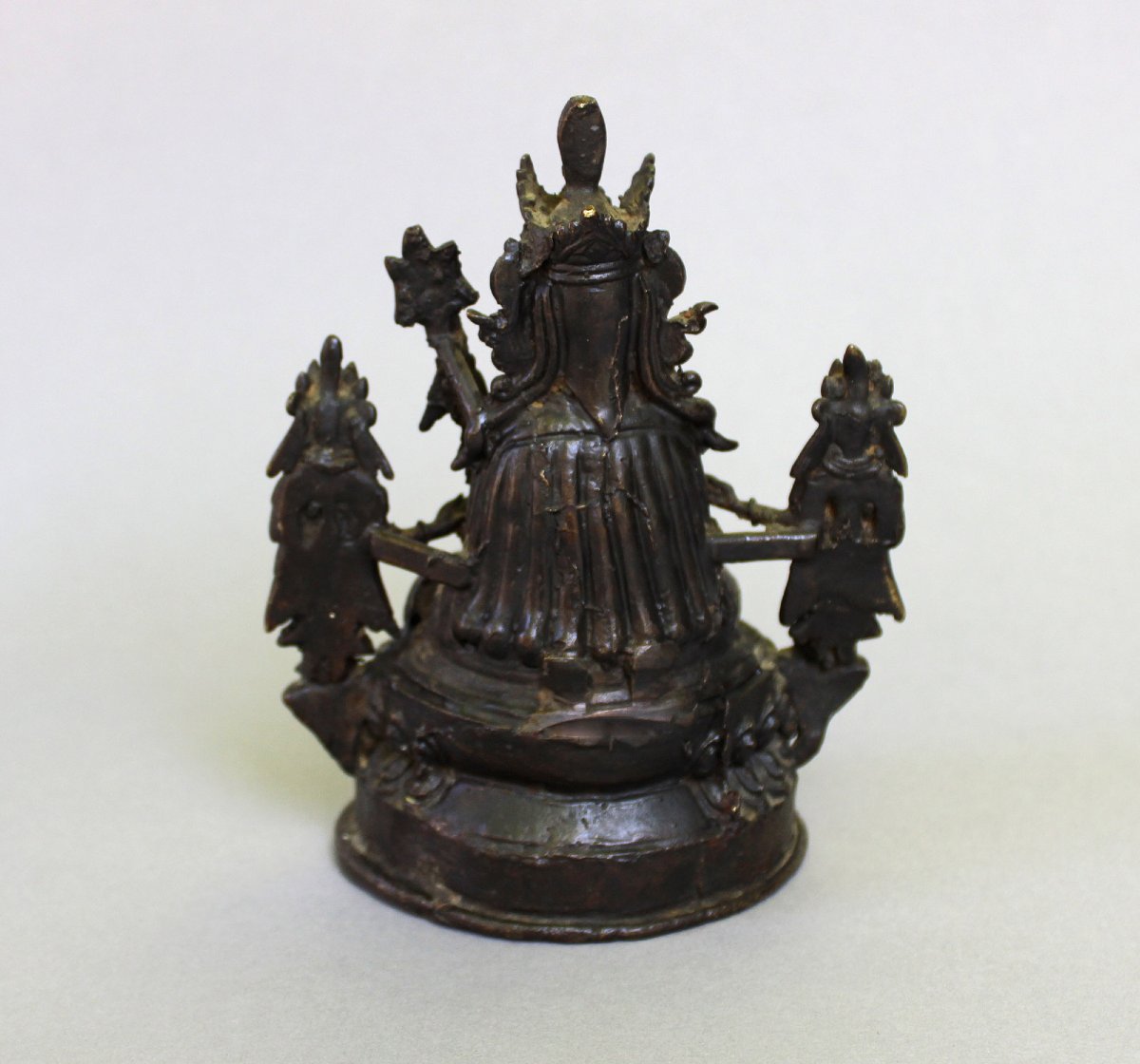 Sculpture bouddhiste tantrique antique en bronze tibétain de Padmasambhāva Guru Rinpoché.-photo-4