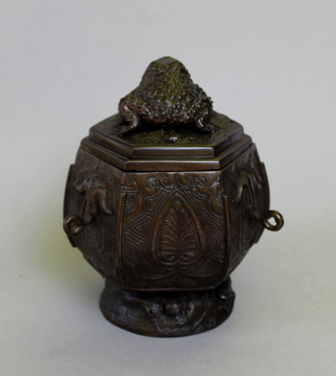Brûle-parfum ou "koro" en bronze japonais de la période Meiji avec fleuron en forme de crapaud-photo-3