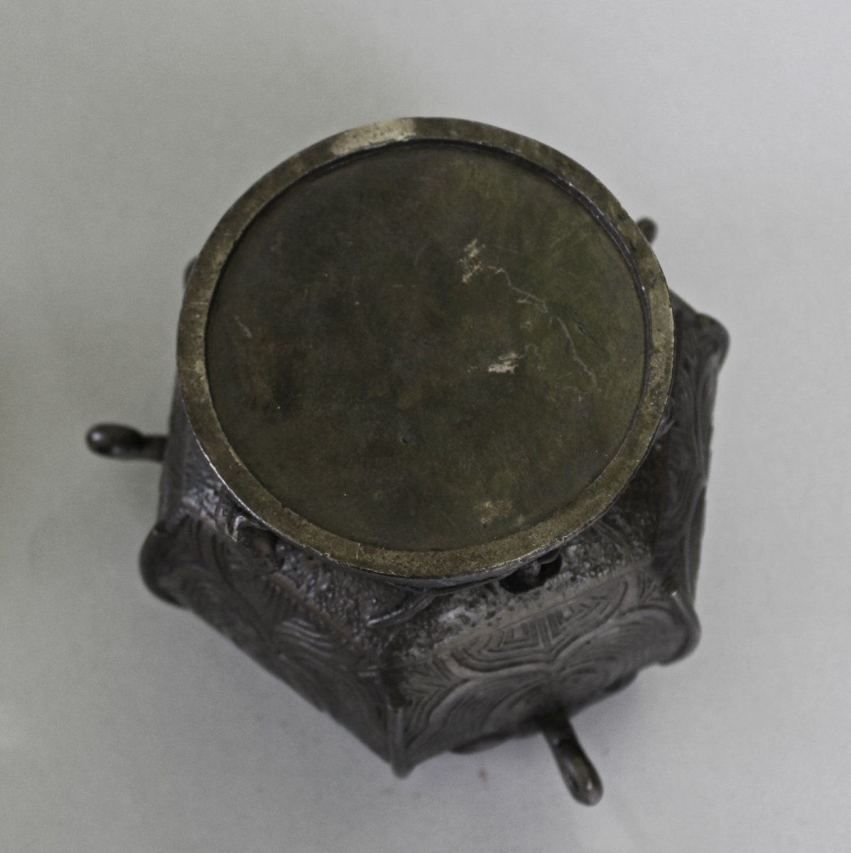 Brûle-parfum ou "koro" en bronze japonais de la période Meiji avec fleuron en forme de crapaud-photo-3