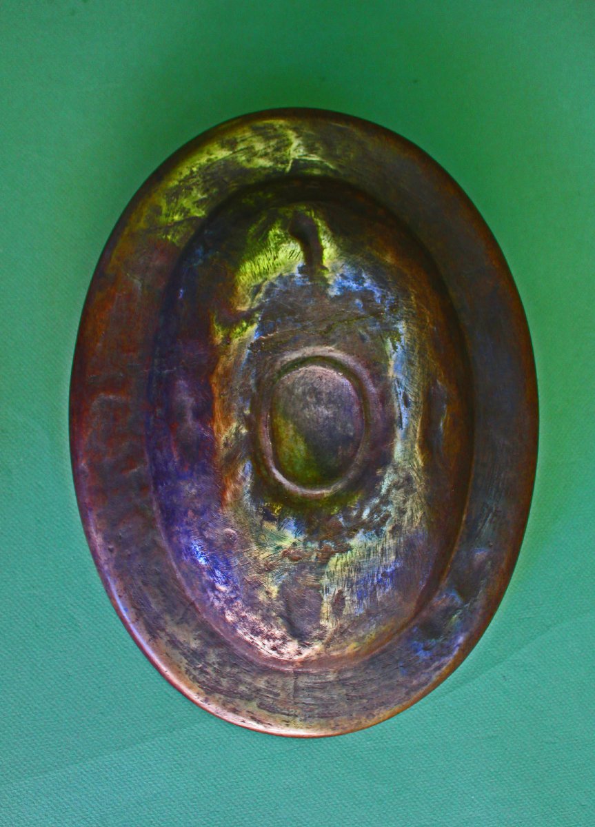 Grand plat en bronze de style Renaissance – Décor héraldique et allégorique – XVIIe ou XVIIIe -photo-8