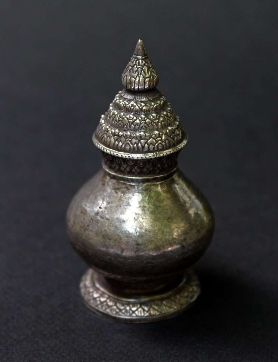 Antique Thai Silver Betel Lime Container – Siamese Craftsmanship-photo-3