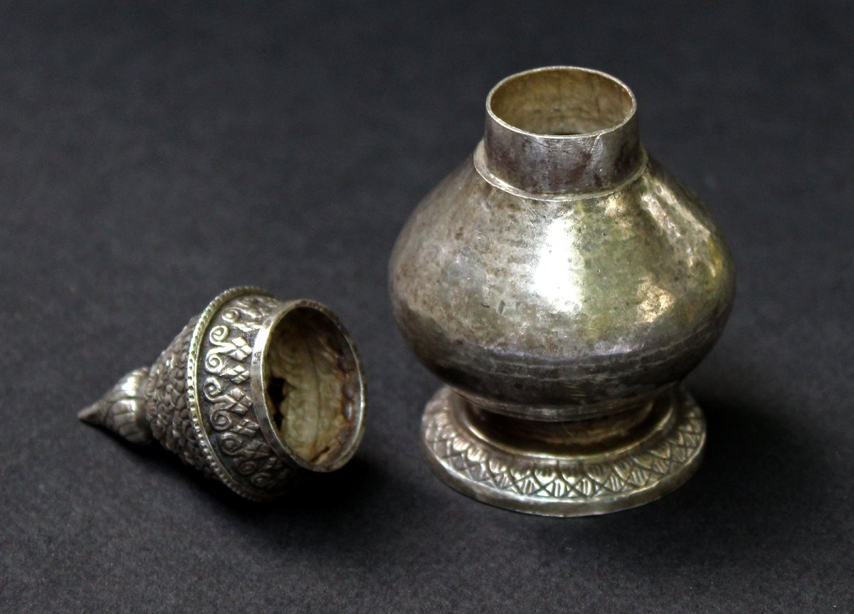 Antique Thai Silver Betel Lime Container – Siamese Craftsmanship-photo-2