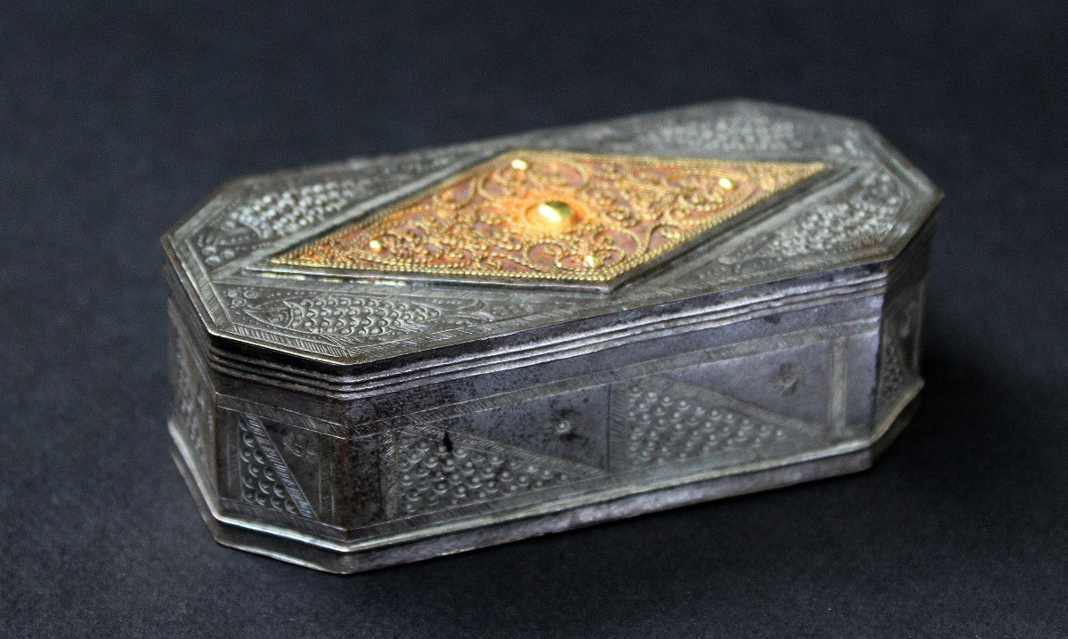 Antique Betel - Tobacco Box Sumatra Indonesia C19th Dutch Colonial