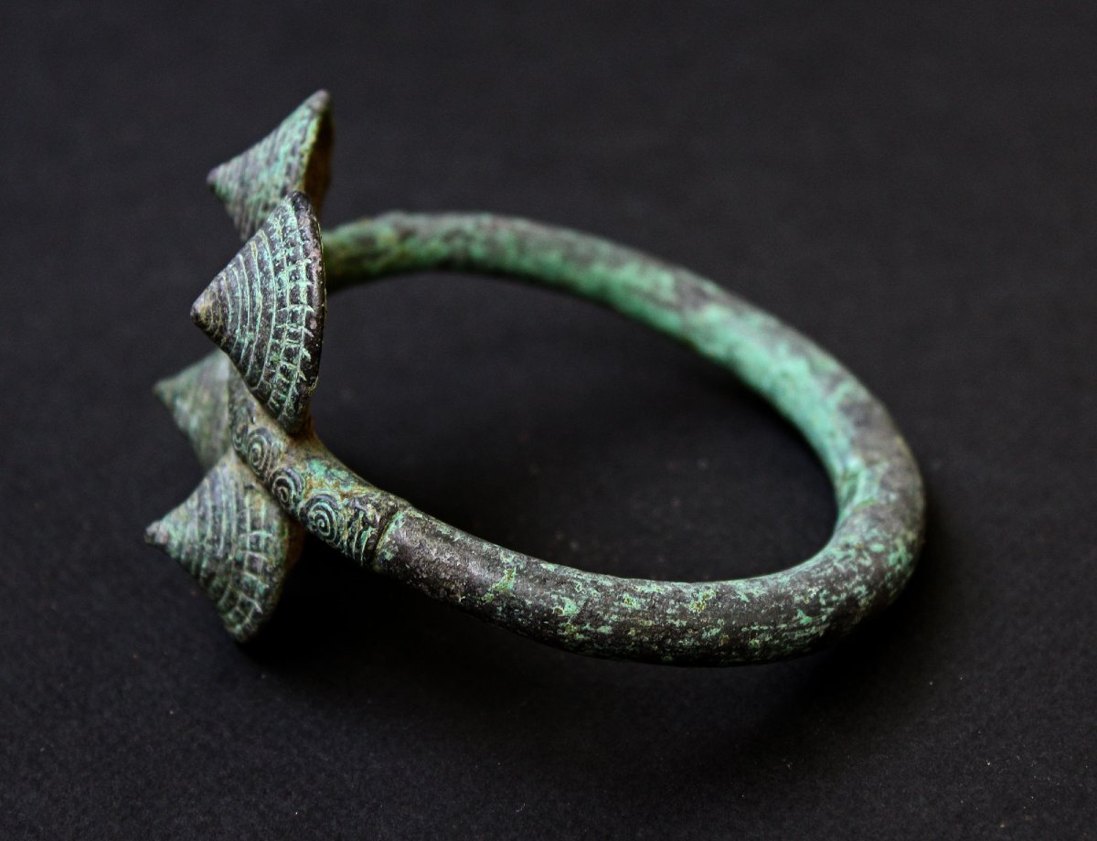 Ritual Bronze Bracelet – Ban Chiang Culture, Thailand/laos, Circa 500–300 Bc Ad-photo-2
