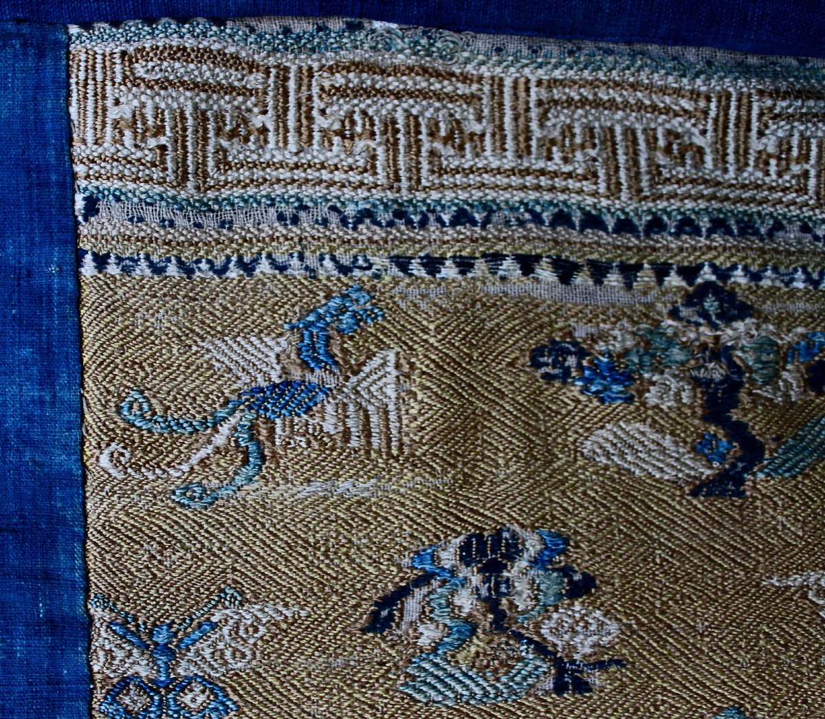 18th Century Chinese Embroidered Wool Panel – Mythical Animals And Archaic Frieze-photo-2
