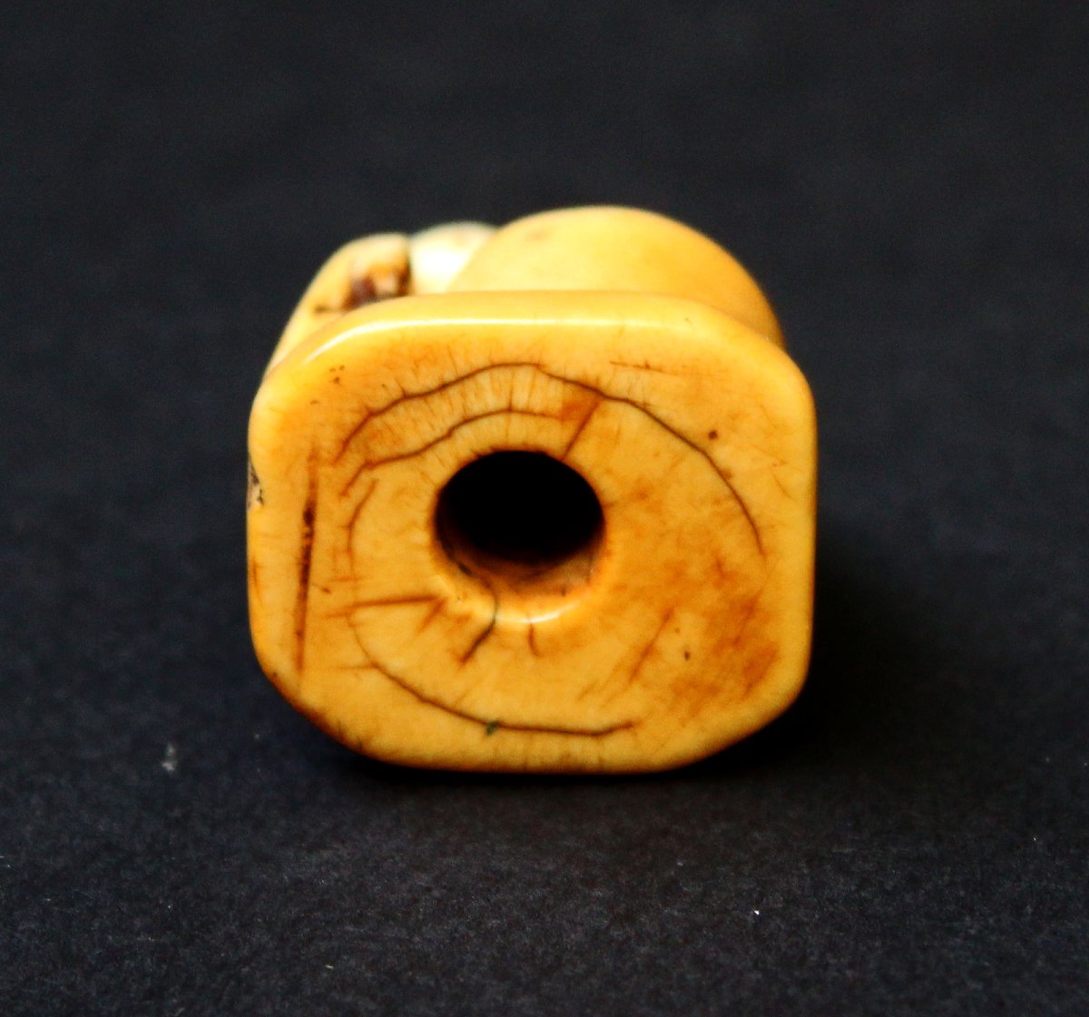 18th Century Japanese Ivory Netsuke Depicting A Shōjō With A Sake Jar Edo-photo-1