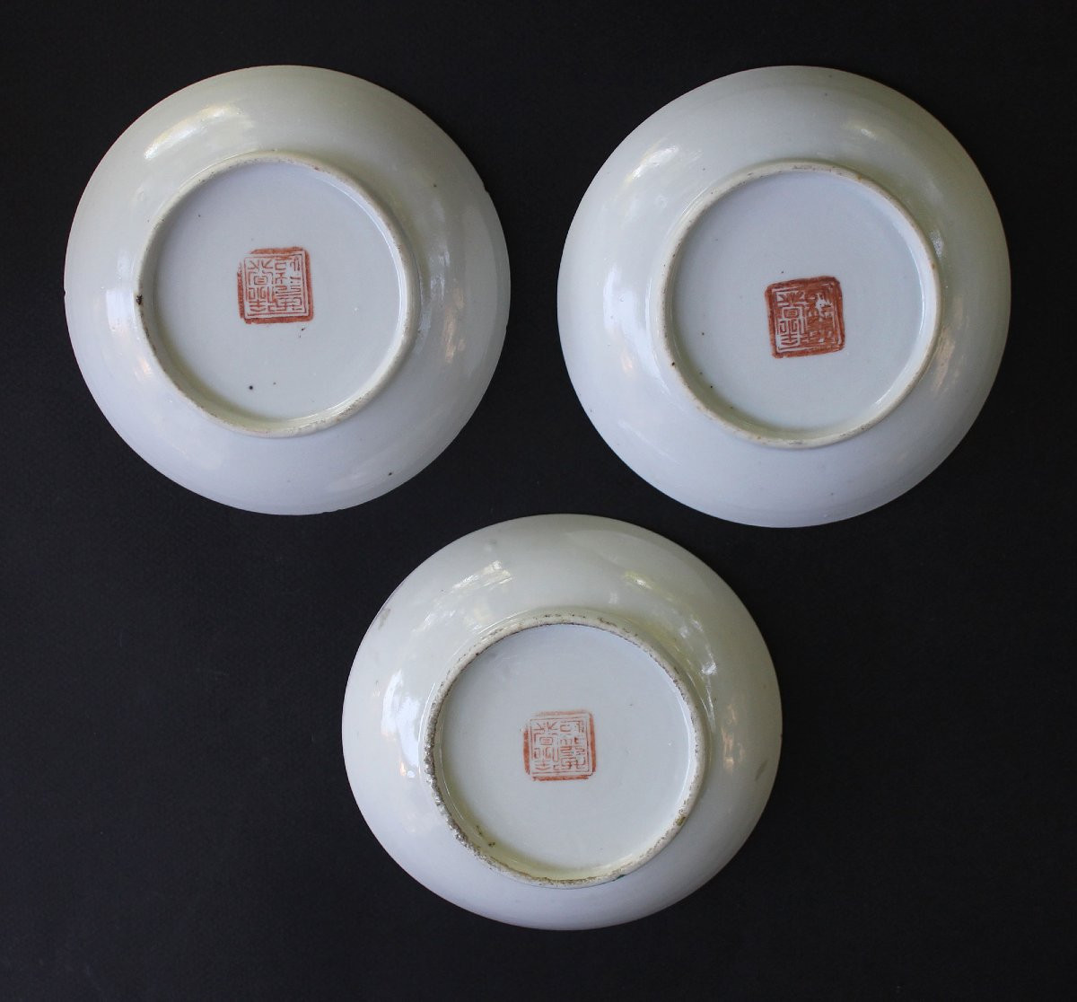 3  plats anciens  porcelaine République chinoise, poési,  Fleurs et Oiseaux. Marques sceau  -photo-1
